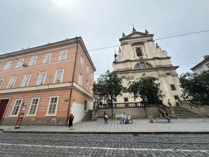 ANKETA: Zastávka Hellichova mění jméno, v obou směrech bude mít jiný název