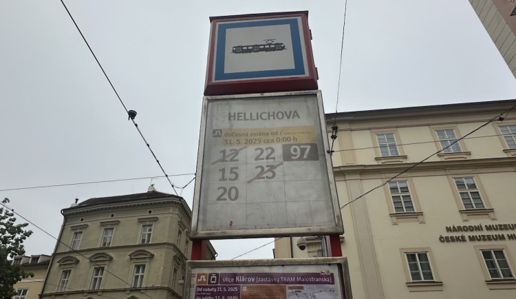 ANKETA: Zastávka Hellichova mění jméno, v obou směrech bude mít jiný název