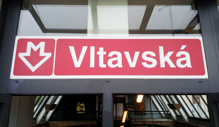 Nádraží Bubny místo Vltavské? Praha 7 s přejmenováním stanice metra nesouhlasí