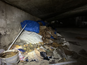 FOTO: Co se skrývá za obchodem v podchodu u Muzea? Komunisté tu chtěli garáže