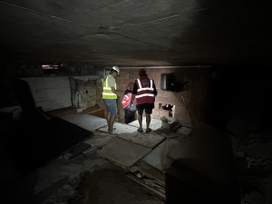 FOTO: Co se skrývá za obchodem v podchodu u Muzea? Komunisté tu chtěli garáže