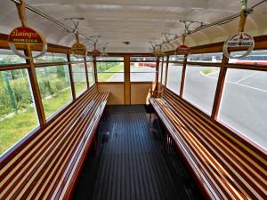 Slavnostní průvod připomněl sto let autobusové dopravy v Praze