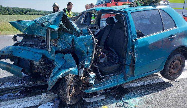 Únava na silnicích je stejně riziková jako alkohol, varující je ztichlá posádka