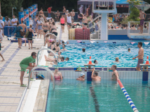 Bazén v Podolí funguje už 60 let. Plavala tu i princezna Diana