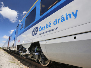 České dráhy posilují spoje na začátek prázdnin. Doporučují rezervace