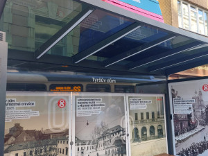 Zastávka Hellichova změnila jméno, nově je to Pražské Jezulátko a Tyršův dům