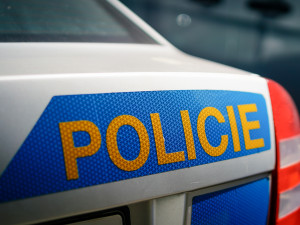 Policie hledala ženu, která chtěla spáchat sebevraždu. Měla u sebe nůž