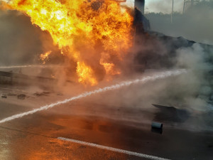 Požár kamionu zastavil provoz na Jižní spojce