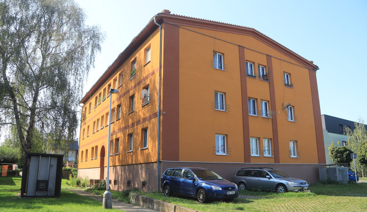 Dům stále v Ďáblicích stojí