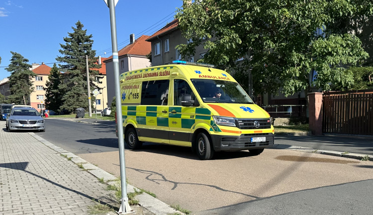 Záchranáři budou mít novou výjezdovou základnu v Rokycanech. Staví se v areálu nemocnice