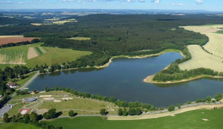 Na Vysočině platí zákaz koupání v Kachličce, Ředkovci, Sedlici a Pilské nádrži