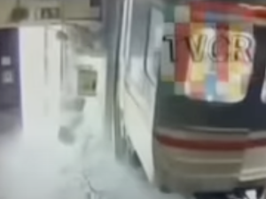 VIDEO: V hostivařském depu vykolejil vagon metra, škoda je okolo pěti milionů
