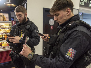 Hledaný Rus chtěl utéct přes pražské letiště. Měl náhradní pas a změněné jméno