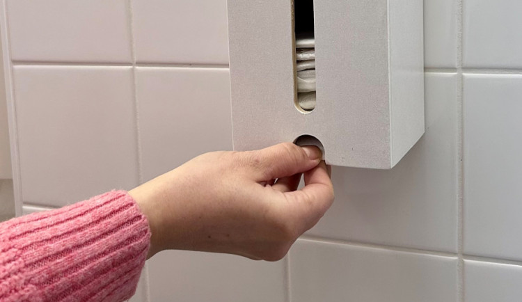Ostravské základní školy mají zájem o distribuci menstruačních vložek