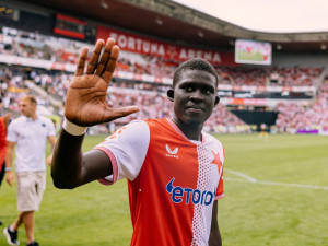 Slavia dostala za Dioufa rekordní částku, West Ham zaplatil přes půl miliardy