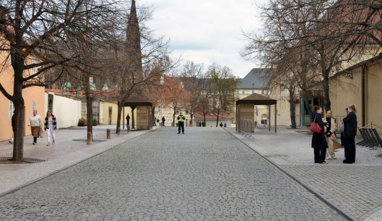 VIZUALIZACE: Pražský hrad bude mít nová kontrolní stanoviště, nahradí staré přístřešky