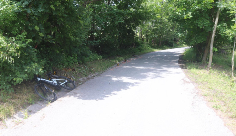 Dvě cizinky havarovaly na elektrokolech. Nezvládly sjezd v Rokytnici