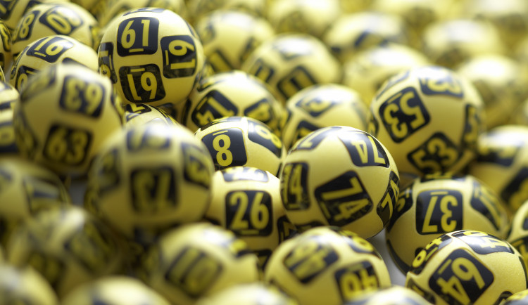 Počet milionářů v Česku stále roste. Letos jich Sazka vytvořila již přes 260