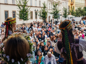 Hudba, tanec a barvy. Prahou prošel mezinárodní průvod folklorních souborů