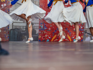 Hudba, tanec a barvy. Prahou prošel mezinárodní průvod folklorních souborů