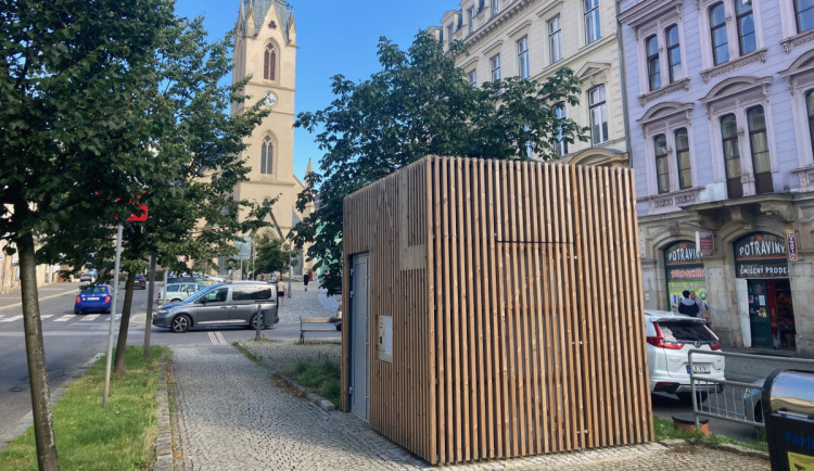 Veřejná toaleta na Sokolovském náměstí v Liberci už slouží