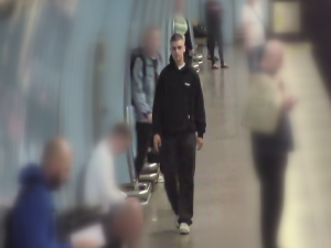 Mladík ukradl auto, přejel s ním půl Prahy, zaparkoval a odjel metrem