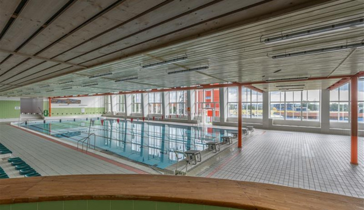 Lepší sportování v Jihlavě. Začala oprava bazénu, promění se i areál na Bedřichově