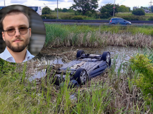 Žena sjela s dcerou v autě do nádrže. Před utopením je zachránil Jiří