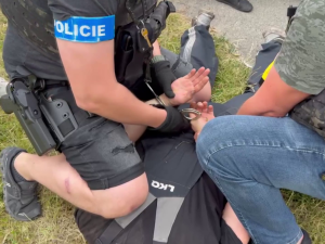 VIDEO: Podvodníci přišli s novou taktikou falešných investic, lidi už obrali o miliony