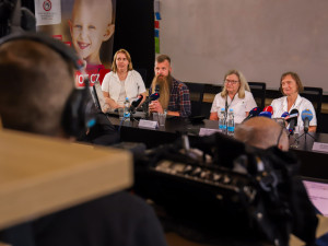 Madlence, které chtěly darovat kostní dřeň tisíce lidí, zabírá léčba. Transplantaci nepotřebuje