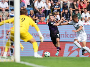 Fotbalisté Slavie vyhráli na Slovácku 1:0, domácí nedali v nastavení penaltu
