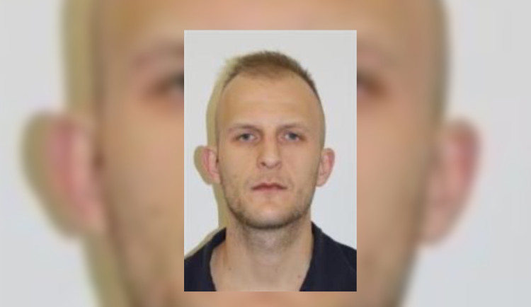 Z nestřeženého pracoviště v Praze 10 utekl vězeň, mohl odjet do Sokolova