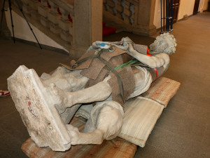 Socha Samsona opustila poprvé po 300 letech Budějce. Míří na výstavu do Prahy