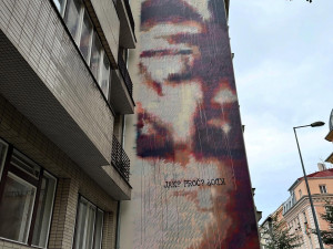 Na murál Jana Masaryka jsem spotřeboval 110 sprejů, říká umělec David Strauzz