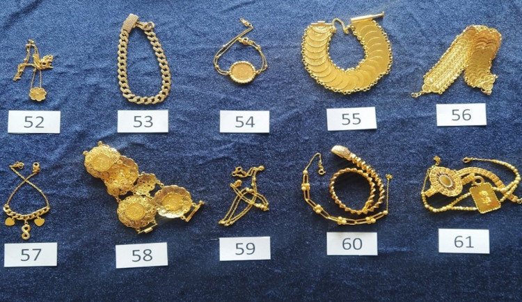 V nabídce je celkem dva tisíce šperků.