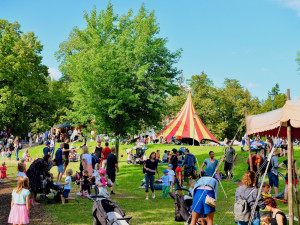 Na Letní Letnou přijelo pět zahraničních souborů nového cirkusu
