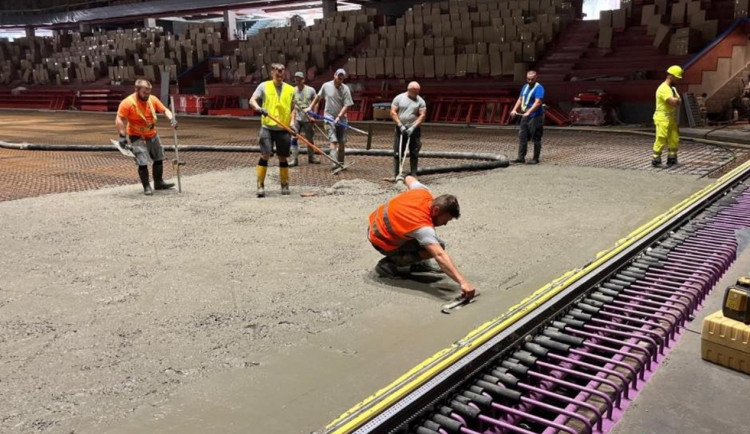 Zásadní milník ve stavbě Horácké arény: Právě začíná betonáž ledové plochy