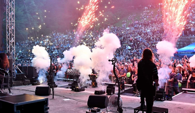 Kulturní tipy: Olga Lounová bude v Polné, rockeři v Jihlavě a balóny nad Telčí