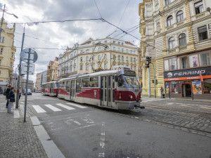 Ve Svatovítské ulici bude do konce srpna výluka. Tramvajovou dopravu nahradí autobusy