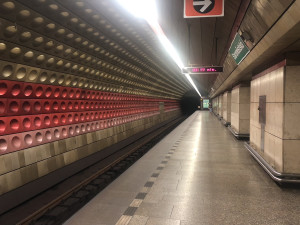 Měsíci a půl po požáru otevřou stanici metra Staroměstská i pro vstup