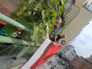 Skupina Kaputin vyvěsila na budovách v Praze plakát s Putinem a českými politiky