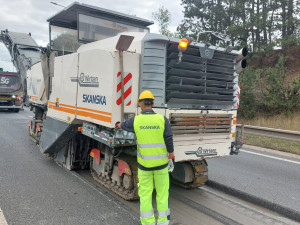 Stavaři zahájili opravu úseku D10 u Prahy a části Pražského okruhu