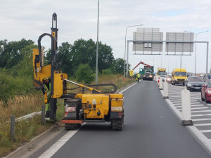 Stavaři zahájili opravu úseku D10 u Prahy a části Pražského okruhu