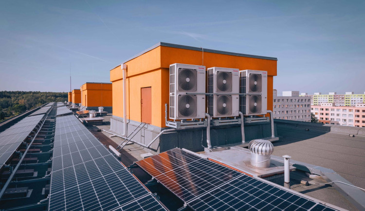 Tepelná čerpadla AC Heating na bytovém domě.