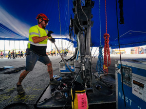 FOTO: Do Česka poprvé přijel slavný Cirque du Soleil, na Letné už stojí obří šapitó
