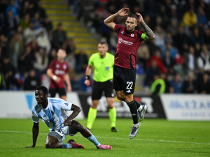Fotbalisté Sparty prohráli v Rize 0:1, do Konferenční ligy ale postoupili