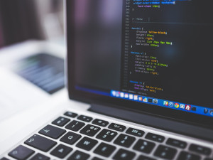 Úřad Prahy 11 funguje kvůli kyberútoku v omezeném režimu, data neunikla