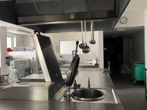 V Hostivaři v září otevřou školku se stacionářem pro seniory