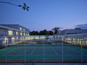 V Berouně otevřeli nový vzdělávací kampus, navrhlo ho pražské studio OVA