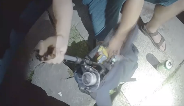 Muž si přinesl výbavu, povolení ale neměl.